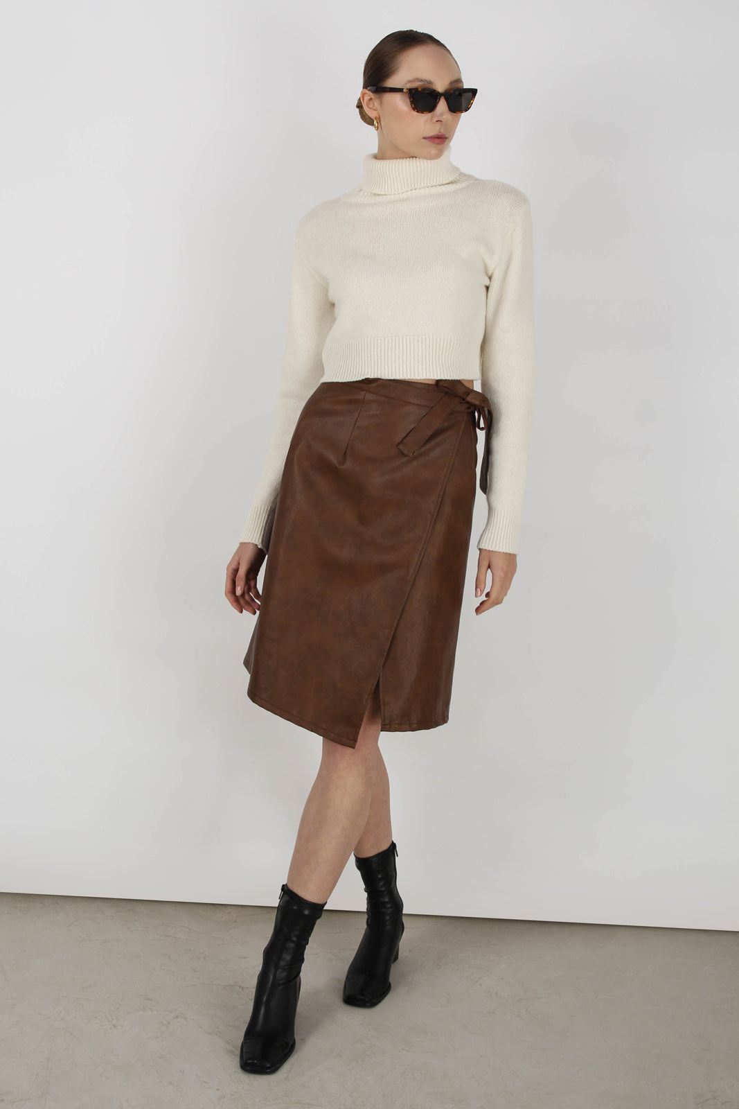 Ivory wool cropped turtleneck jumper