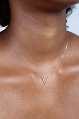 Charm necklace - Gold plunging V