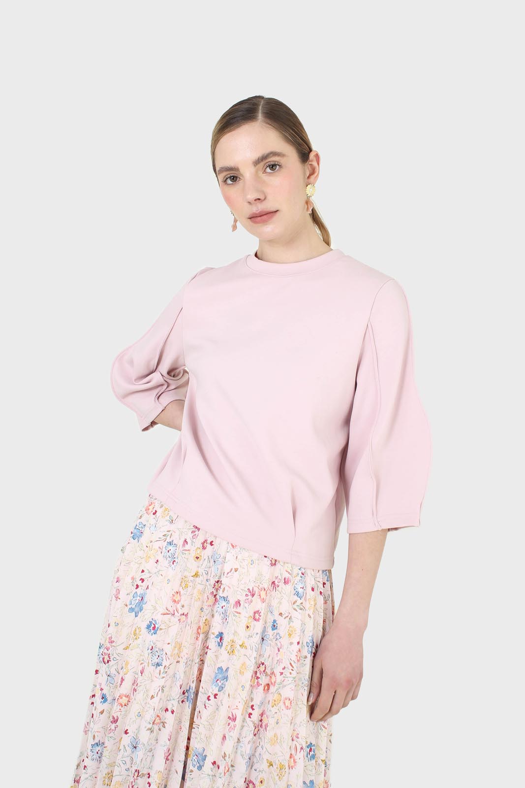 Pale pink sharp seamed 3/4 sleeve top