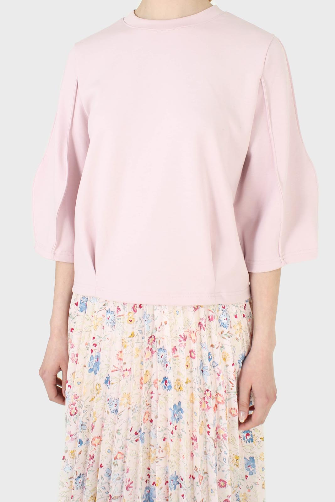 Pale pink sharp seamed 3/4 sleeve top