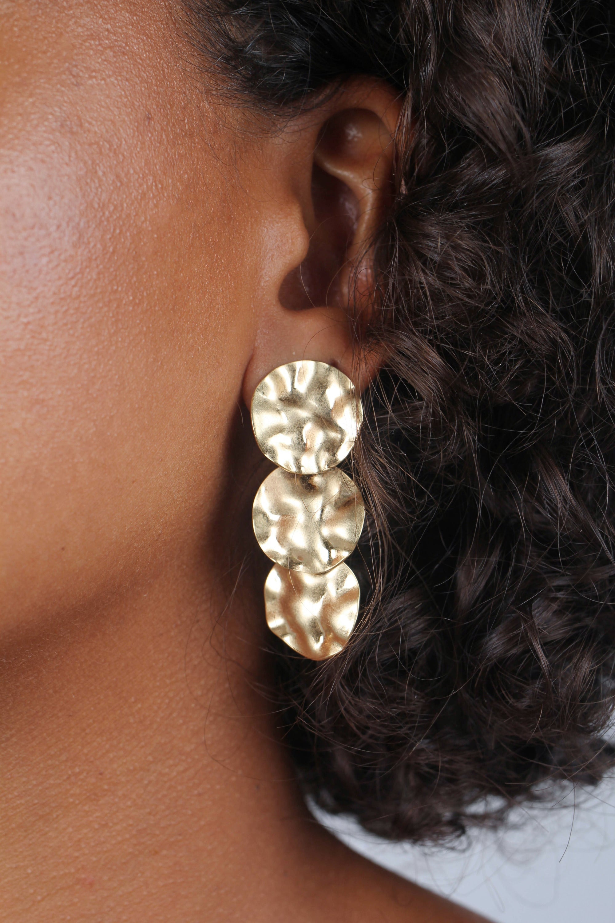 Gold hammered three circle earrings