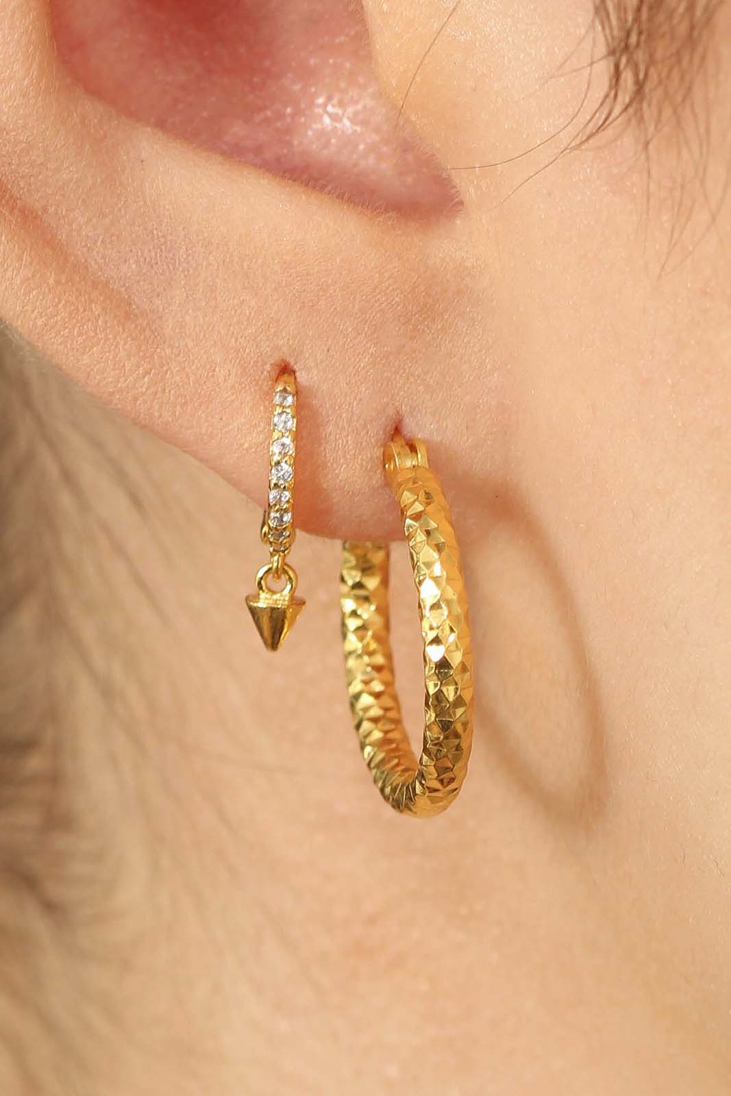 Gold thick shiny textured earrings - 18mm