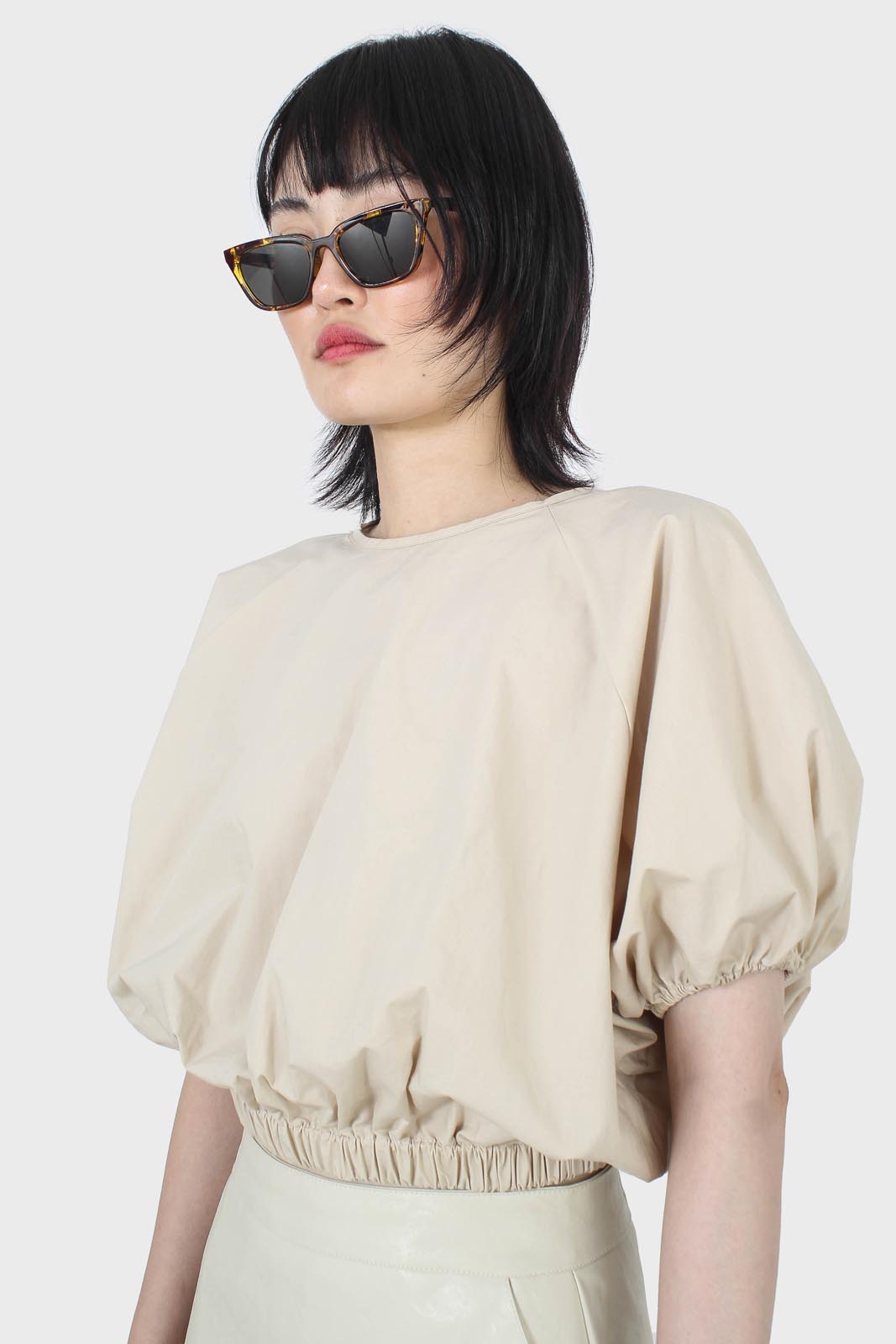Beige ruched hem puff cropped top