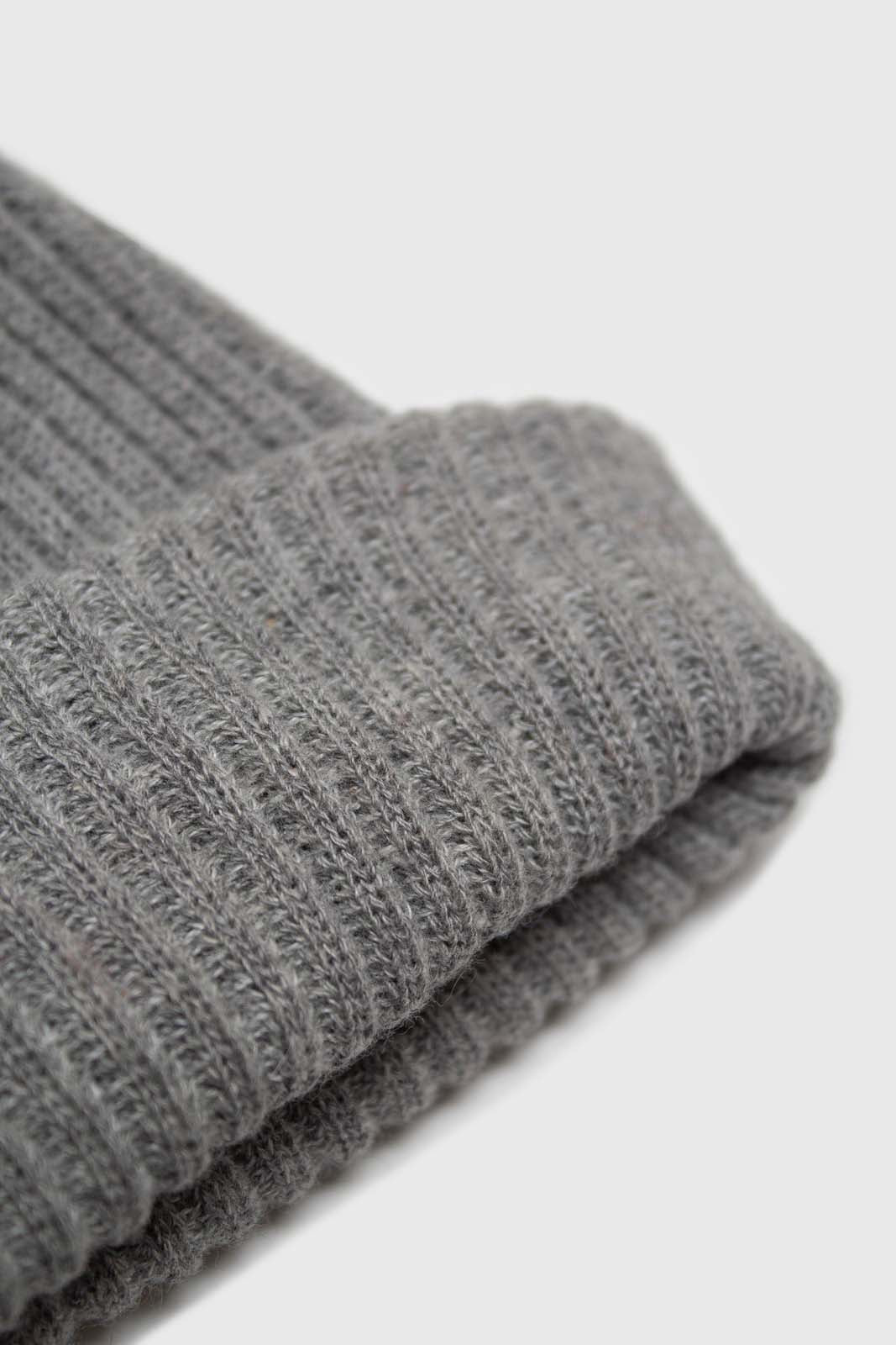 Pale grey ribbed beanie hat