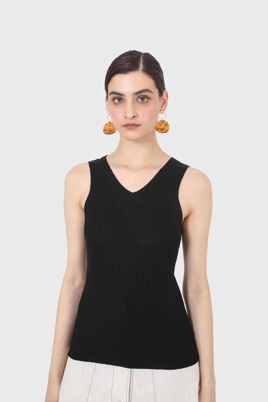 Black ribbed double V-neck knit tank