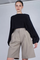 Pale khaki tucked suit shorts