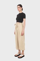 Black fitted cropped tee