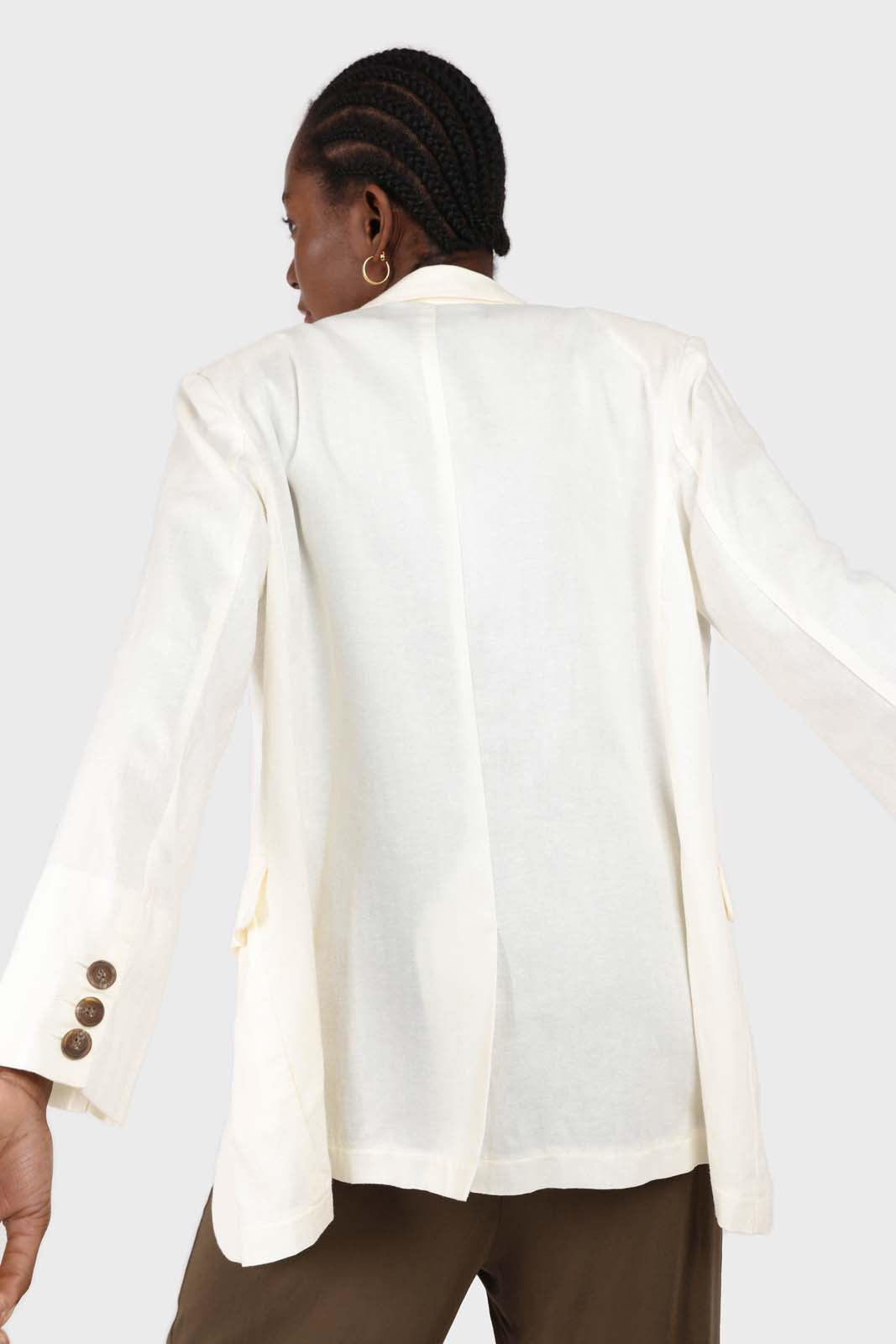 White single breasted tailored blazer