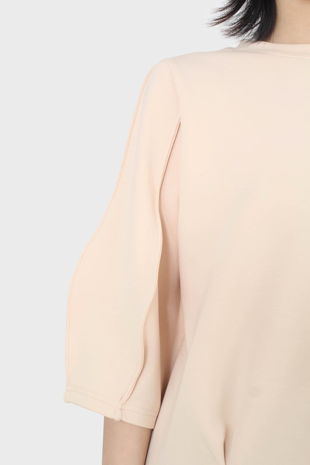 Beige sharp seamed 3/4 sleeve top