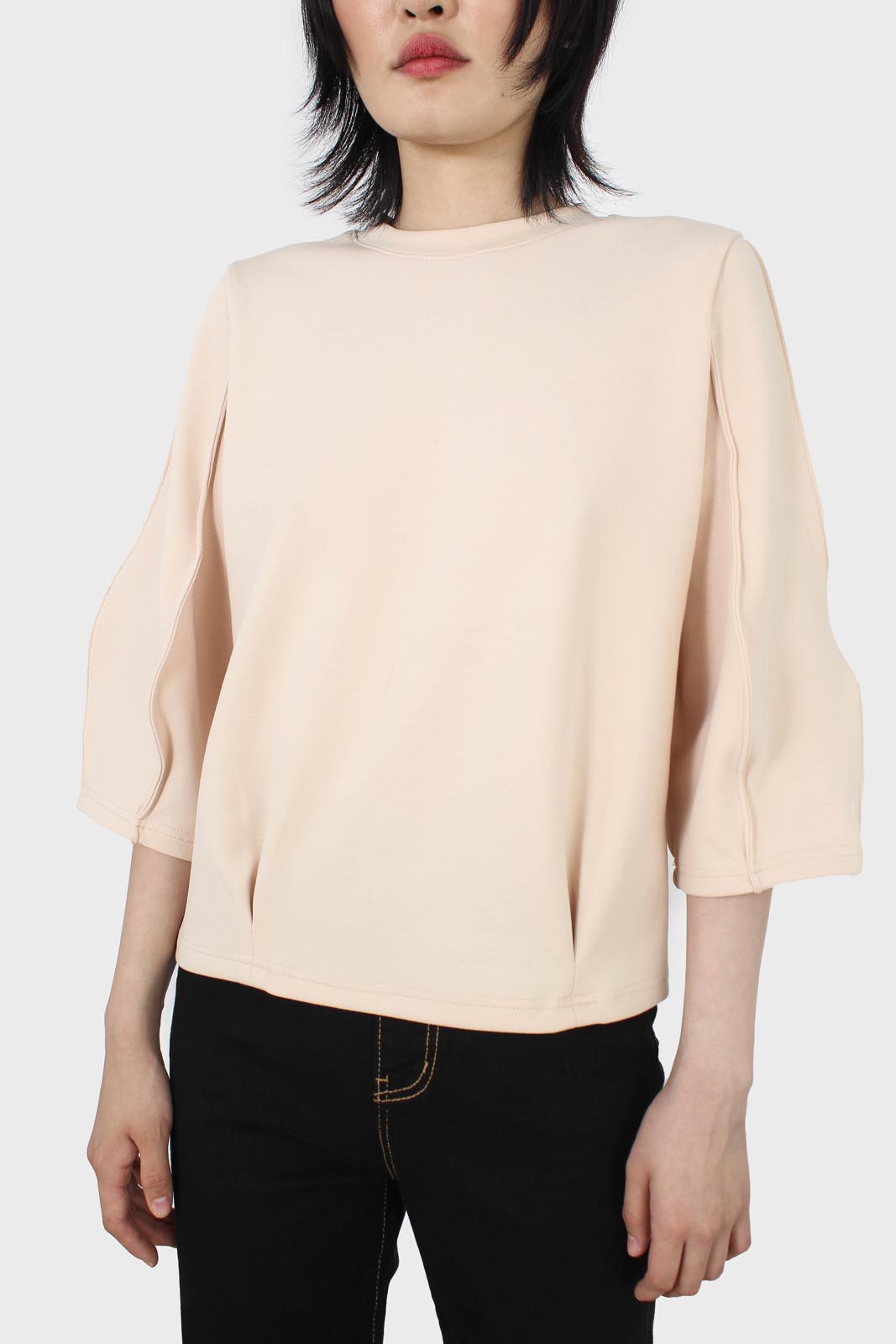 Beige sharp seamed 3/4 sleeve top