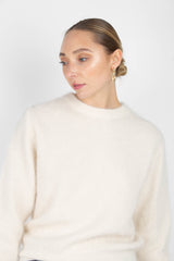 Light beige balloon sleeve angora jumper