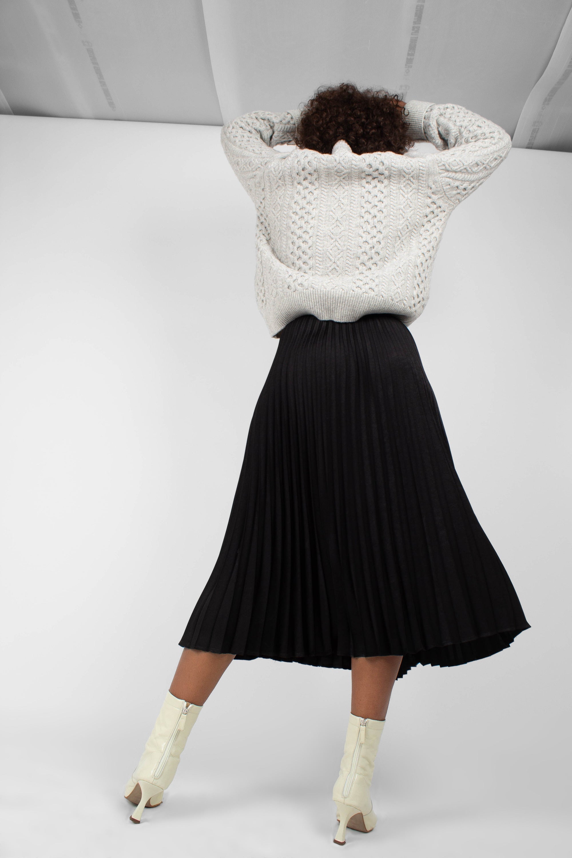 Grey thick wool cableknit jumper