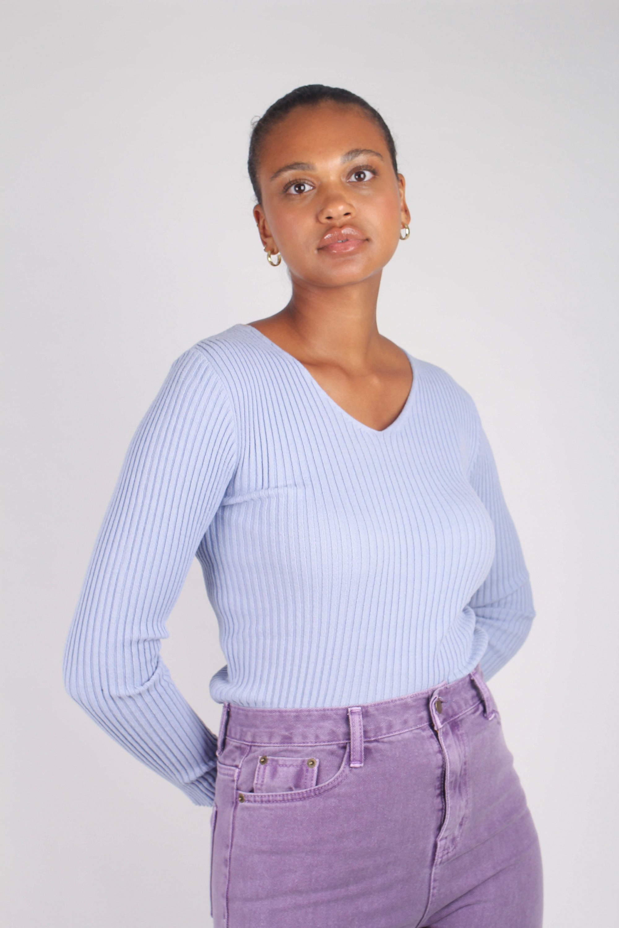 Light blue V-neck ribbed long sleeved knit