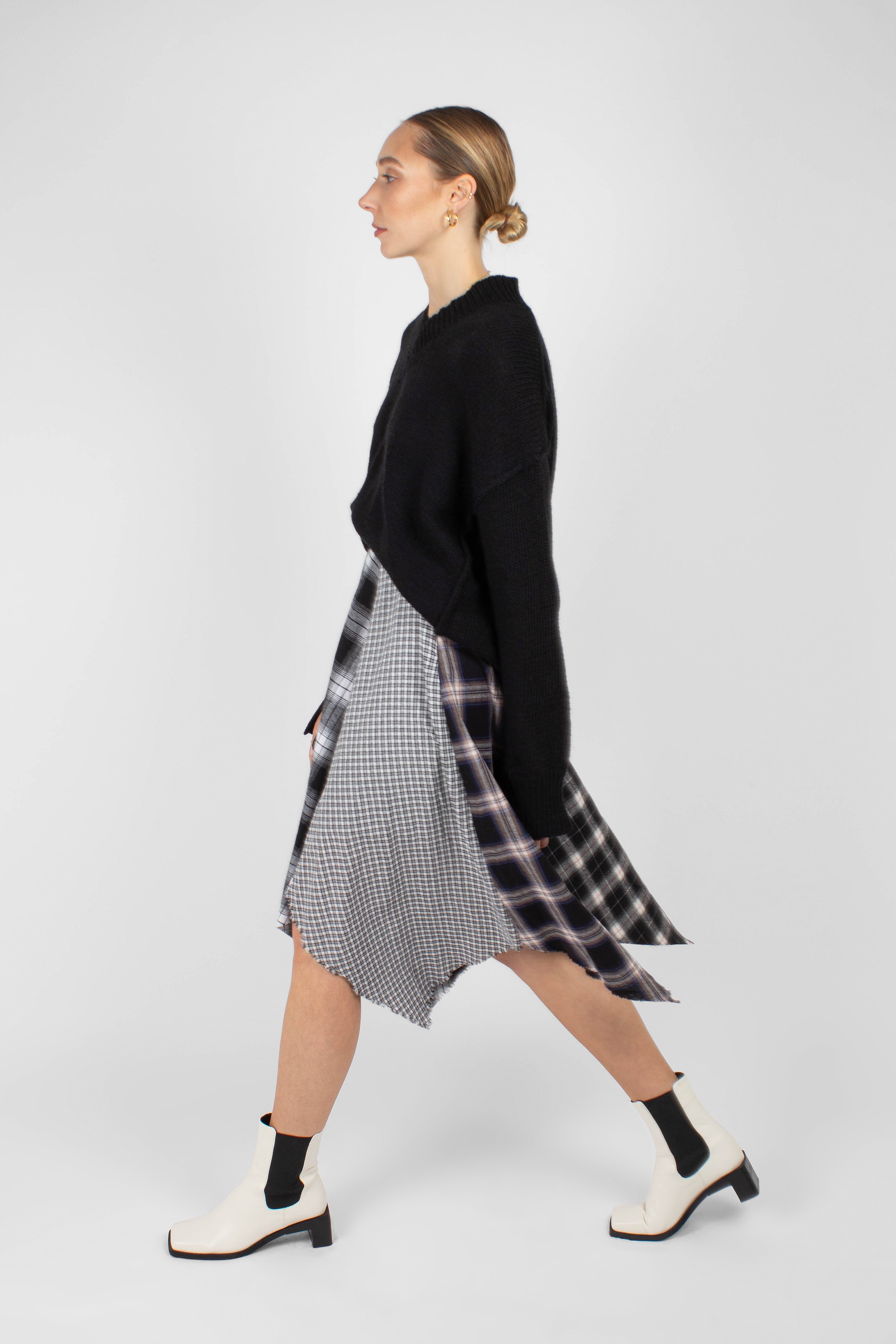 Black V-neck loose fit angora jumper