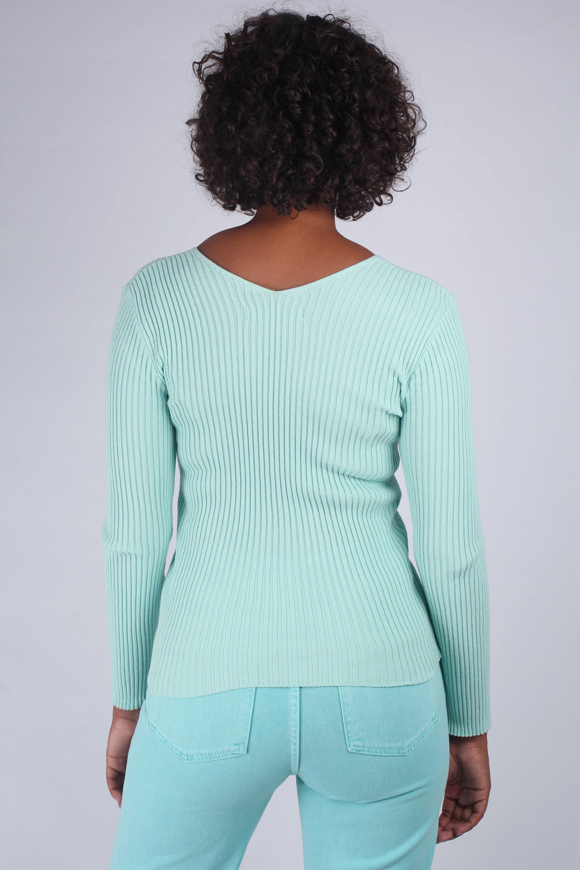 Mint green V-neck ribbed long sleeved knit
