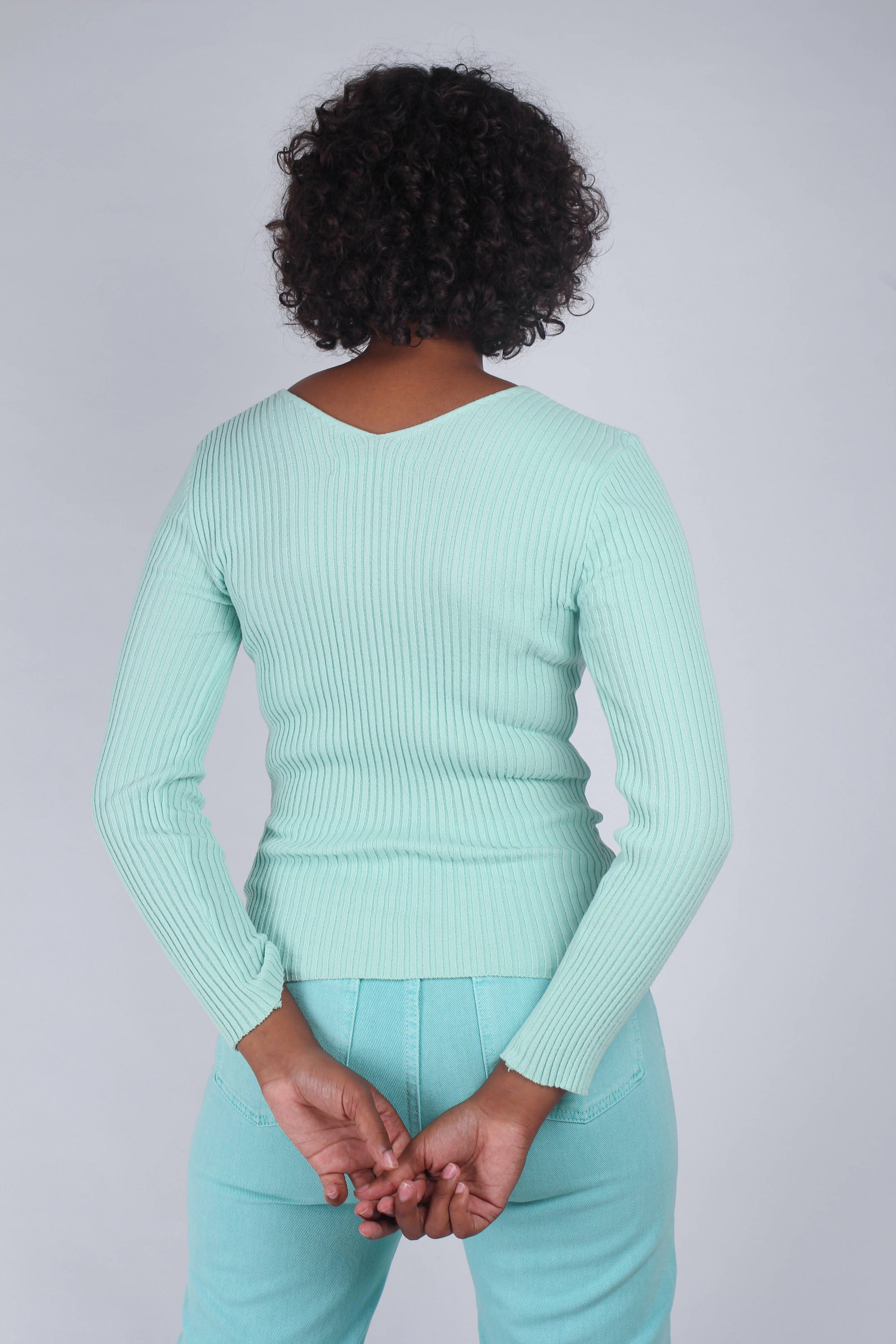 Mint green V-neck ribbed long sleeved knit