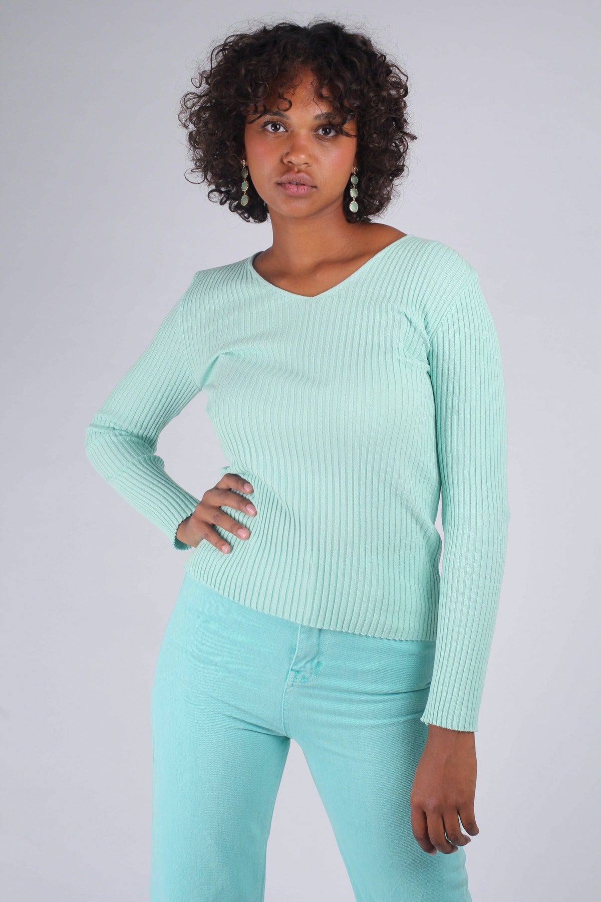Mint green V-neck ribbed long sleeved knit