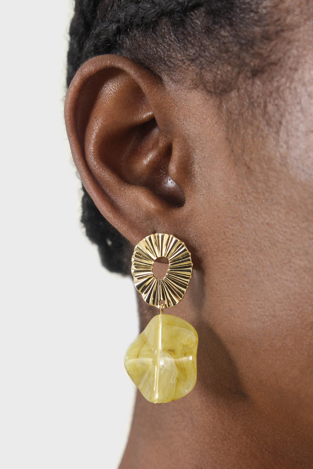 Gold ridged drop lime enamel circle earrings