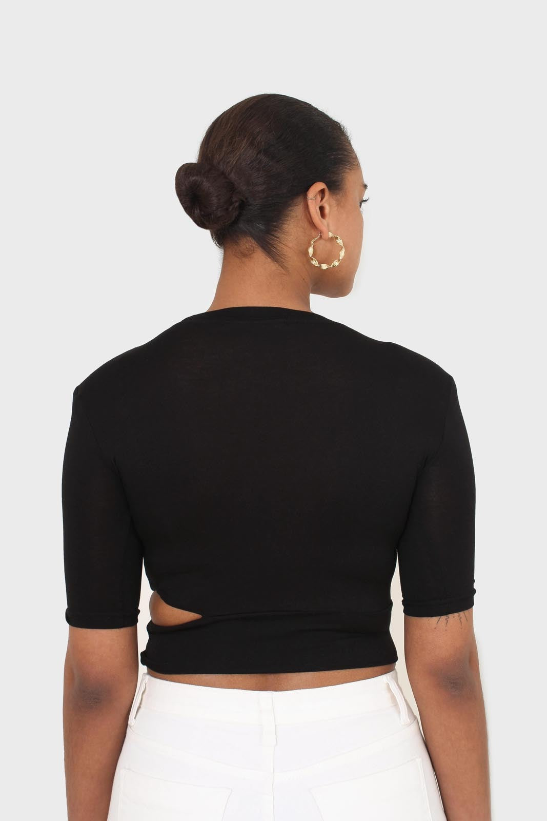 Black side slit padded shoulder tee