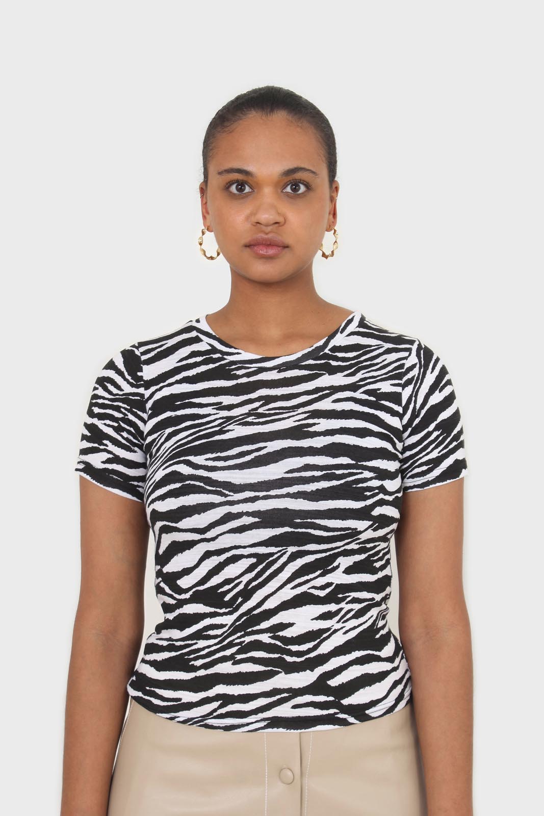 White and black zebra print tee