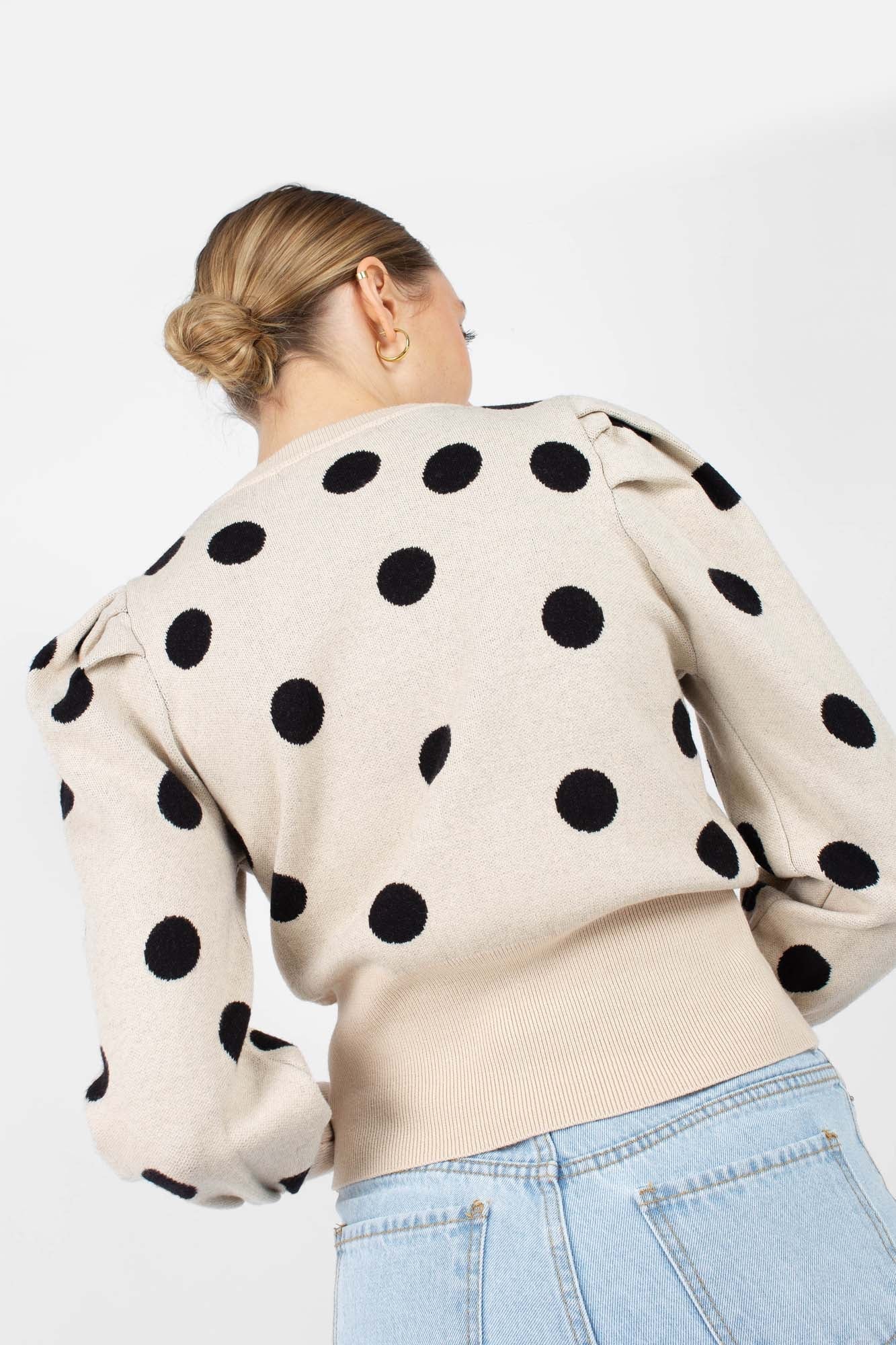 Beige and black polka dot puff sleeved jumper
