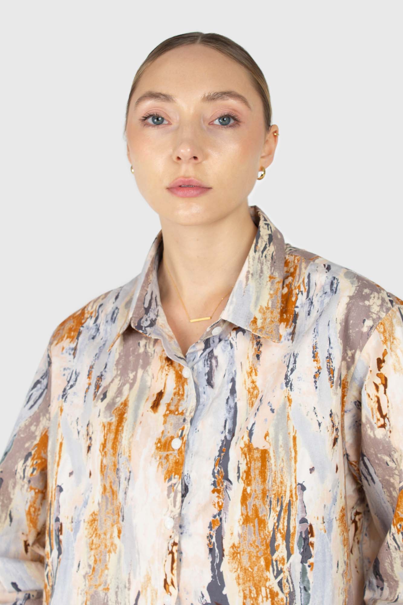 Rust marble print cropped cotton shirt