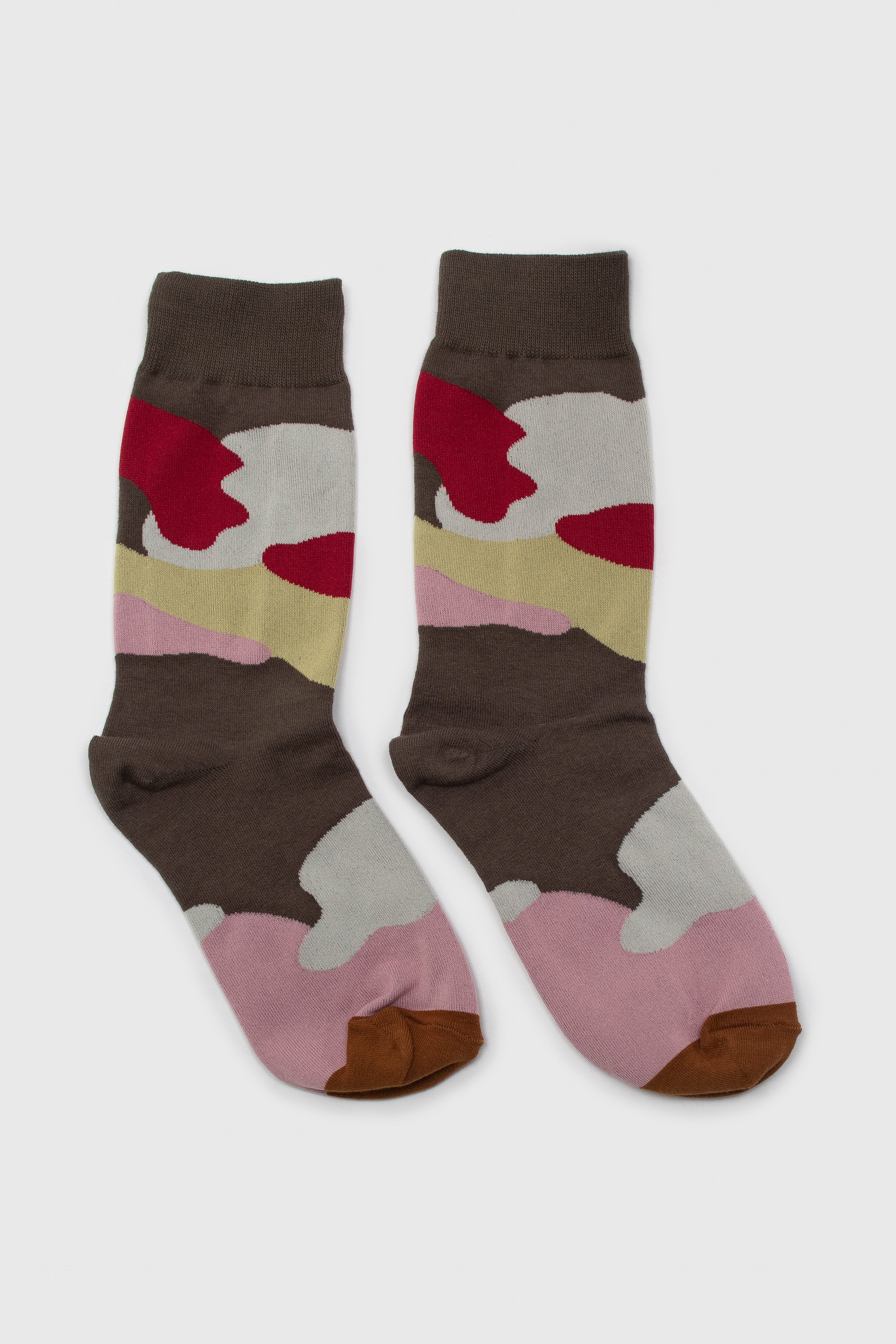 Khaki and red abstract print socks