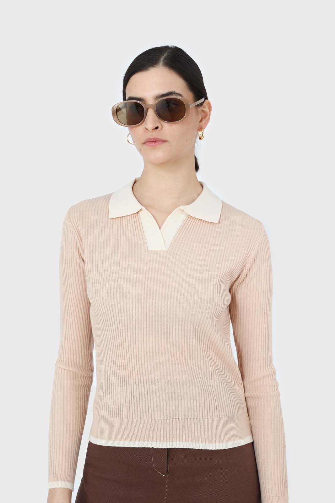 Beige and white contrast collar knit top