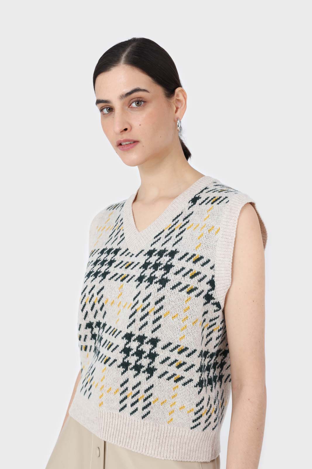 Beige and khaki checked knit vest