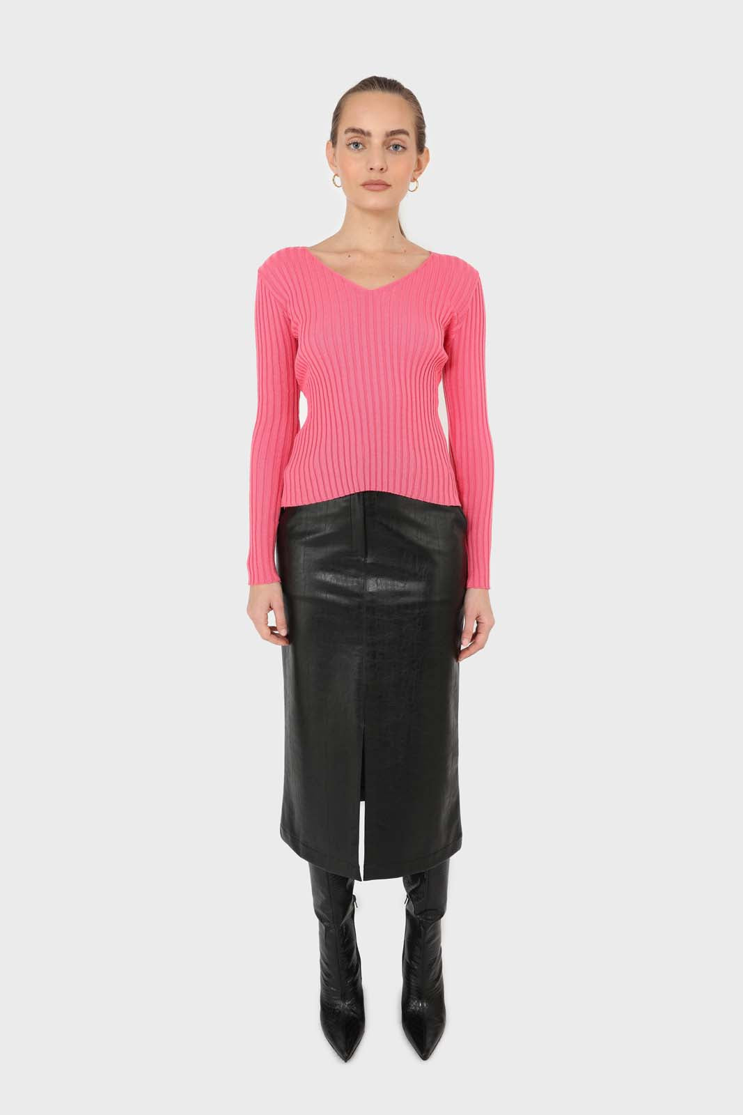 Hot pink ribbed V-neck fitted knit top