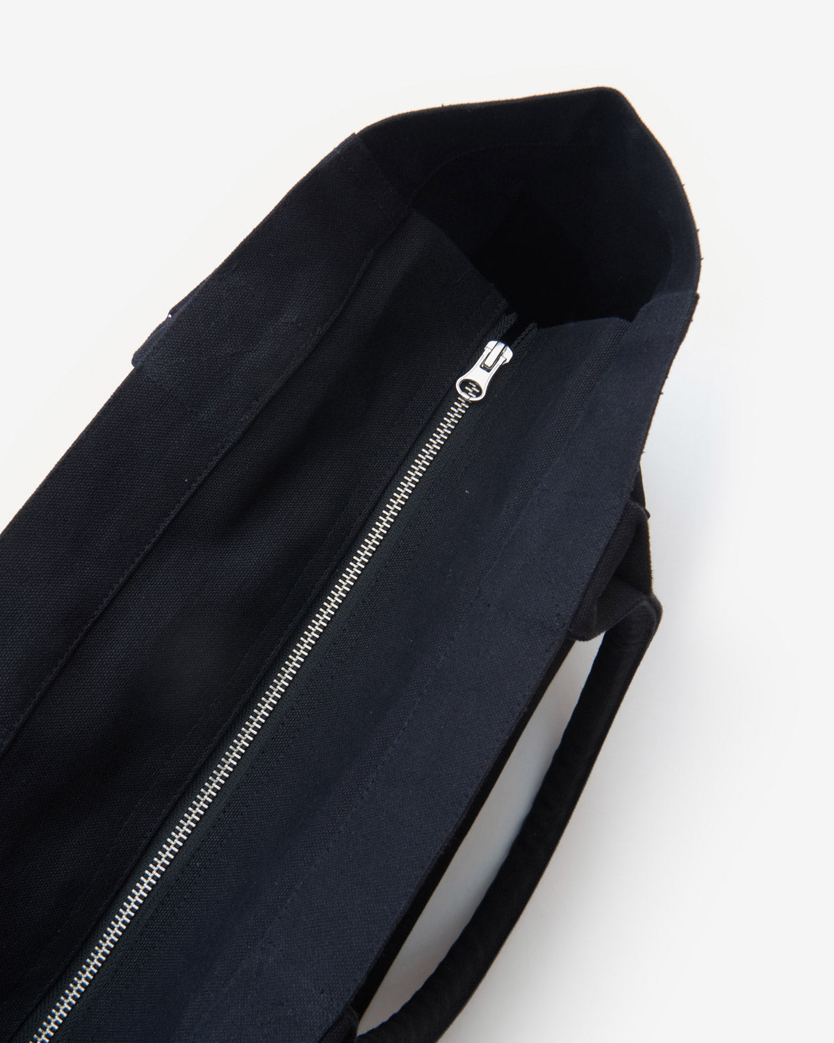 Yenky Zipped bag