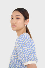 Blue and white daisies short puff sleeved top
