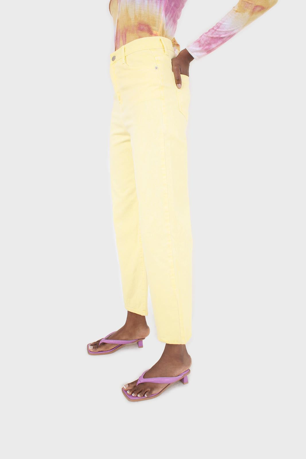 Pale yellow loose fit jeans - 215
