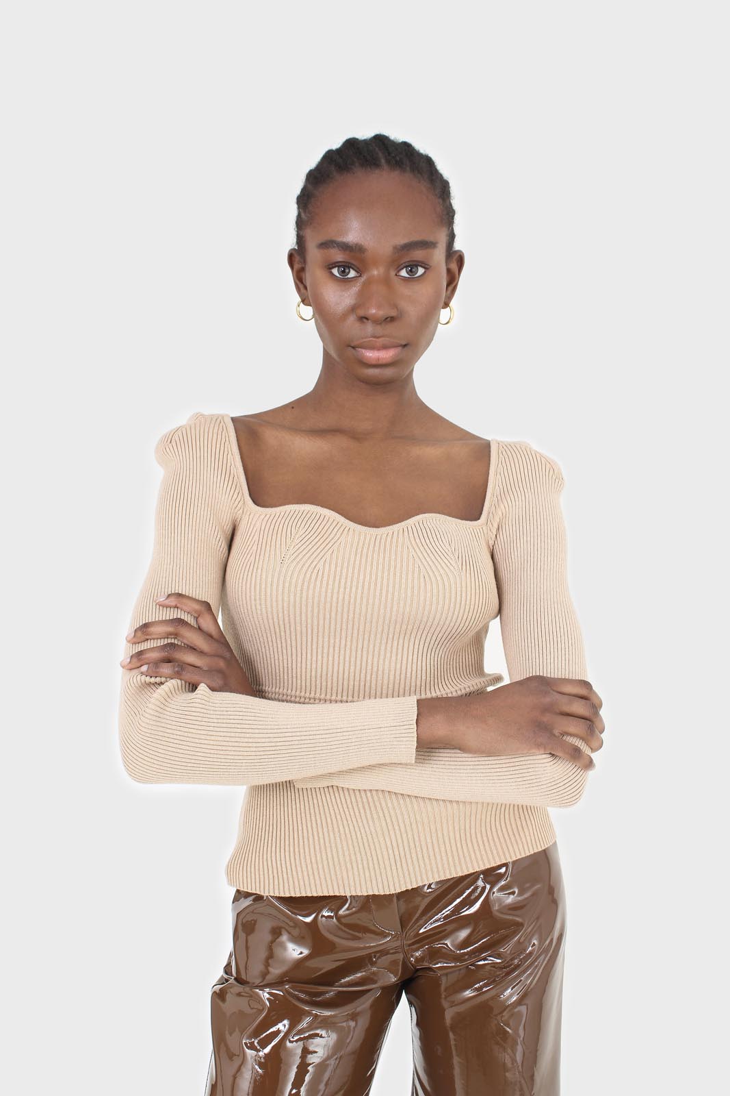 Beige wave neck bodice fitted knit top