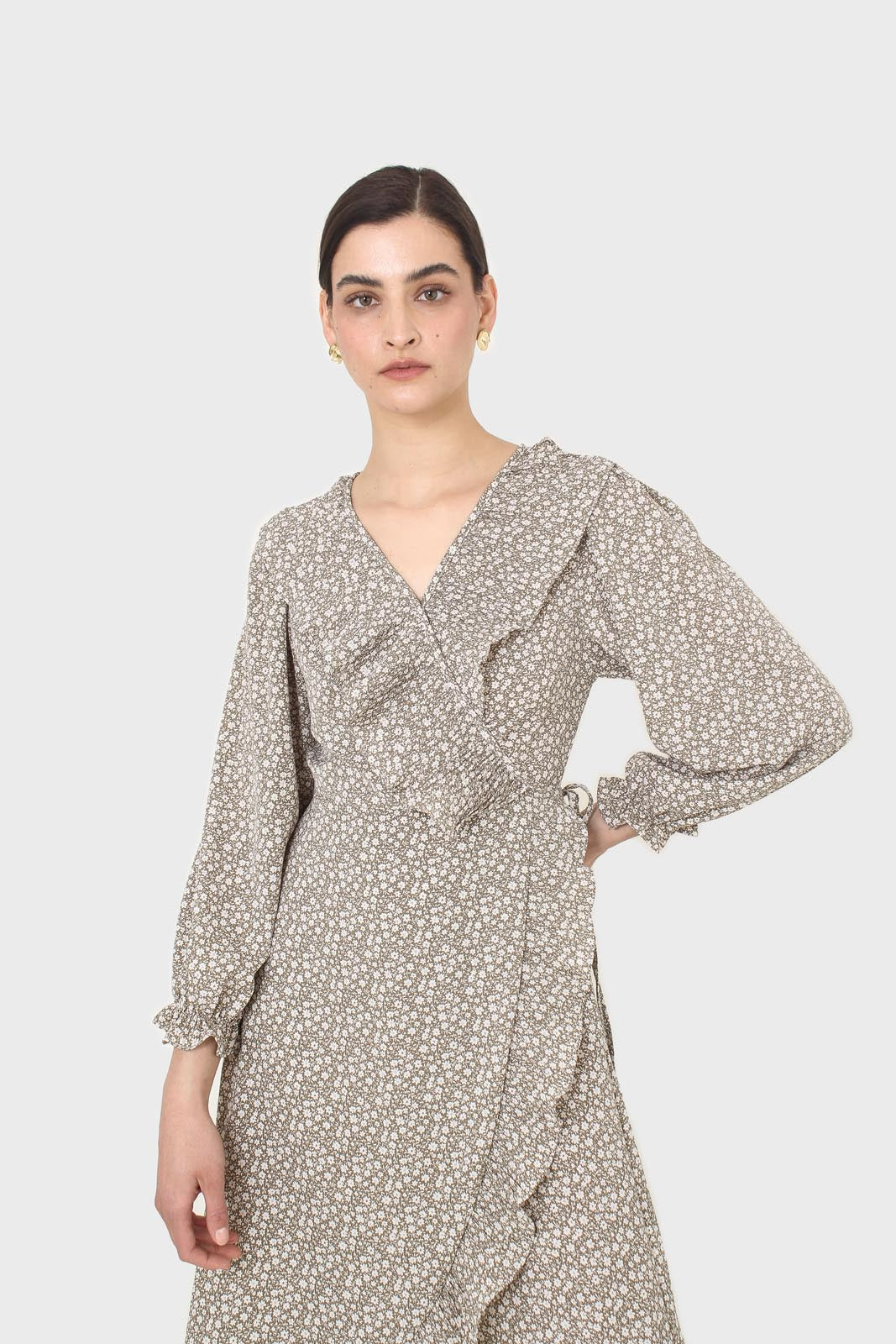 Ditsy floral print pleated ruffle V neck dress