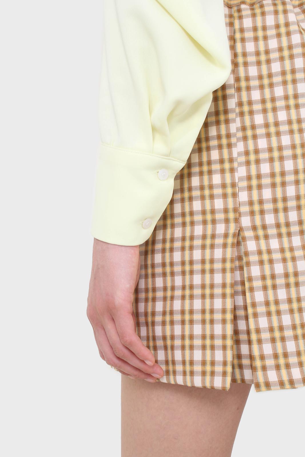 Yellow pointed collar blouse