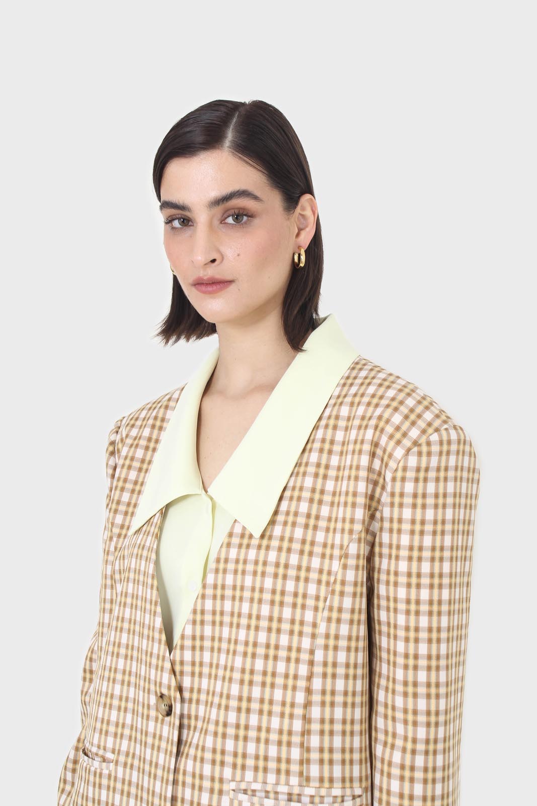 Yellow pointed collar blouse