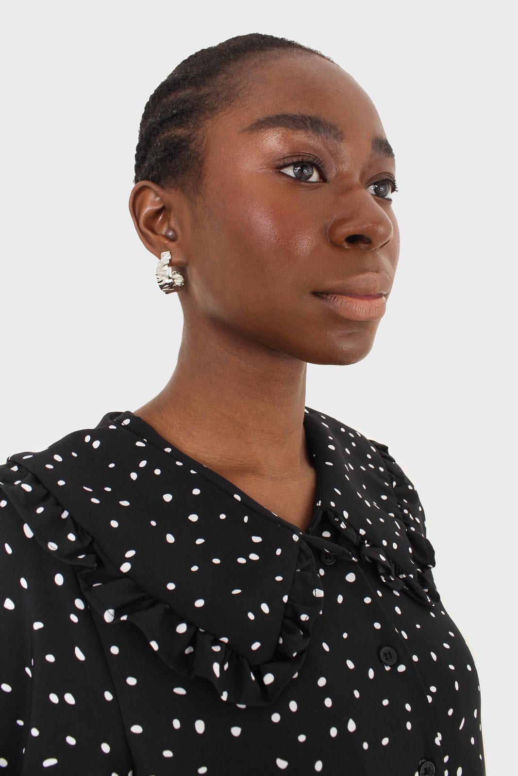 Black and white polka dot decorative collar dress