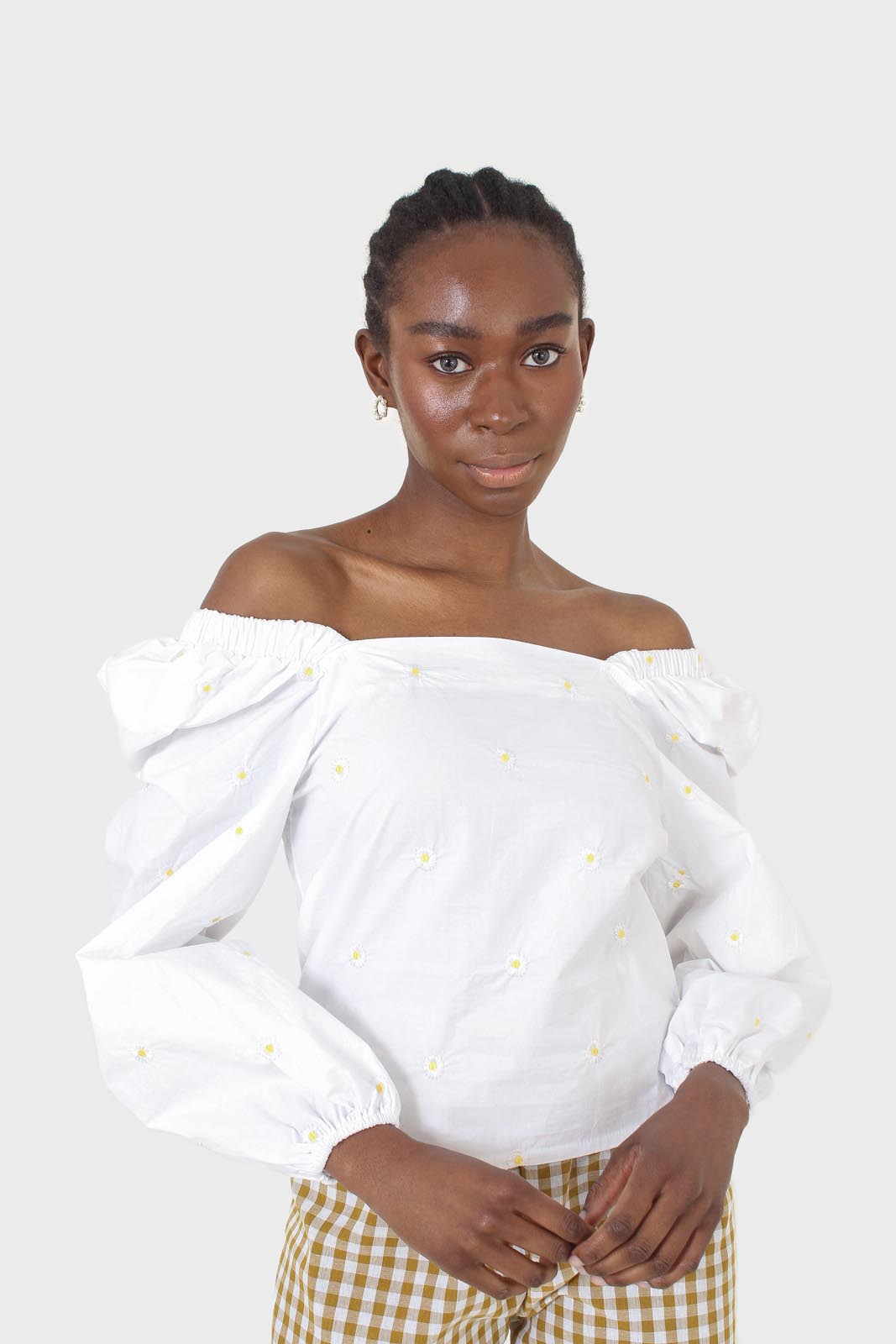 White daisy embroidered top