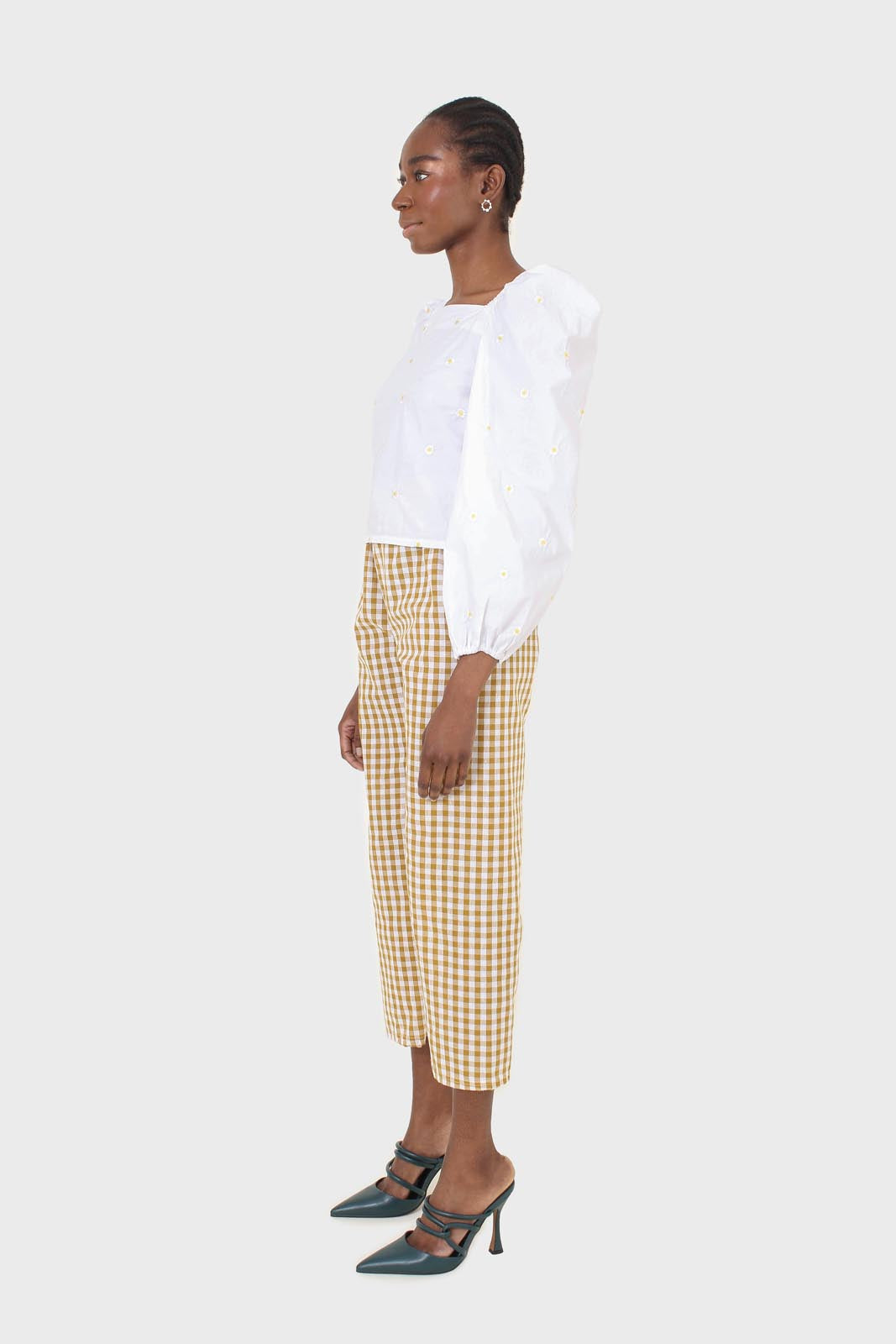 White daisy embroidered top