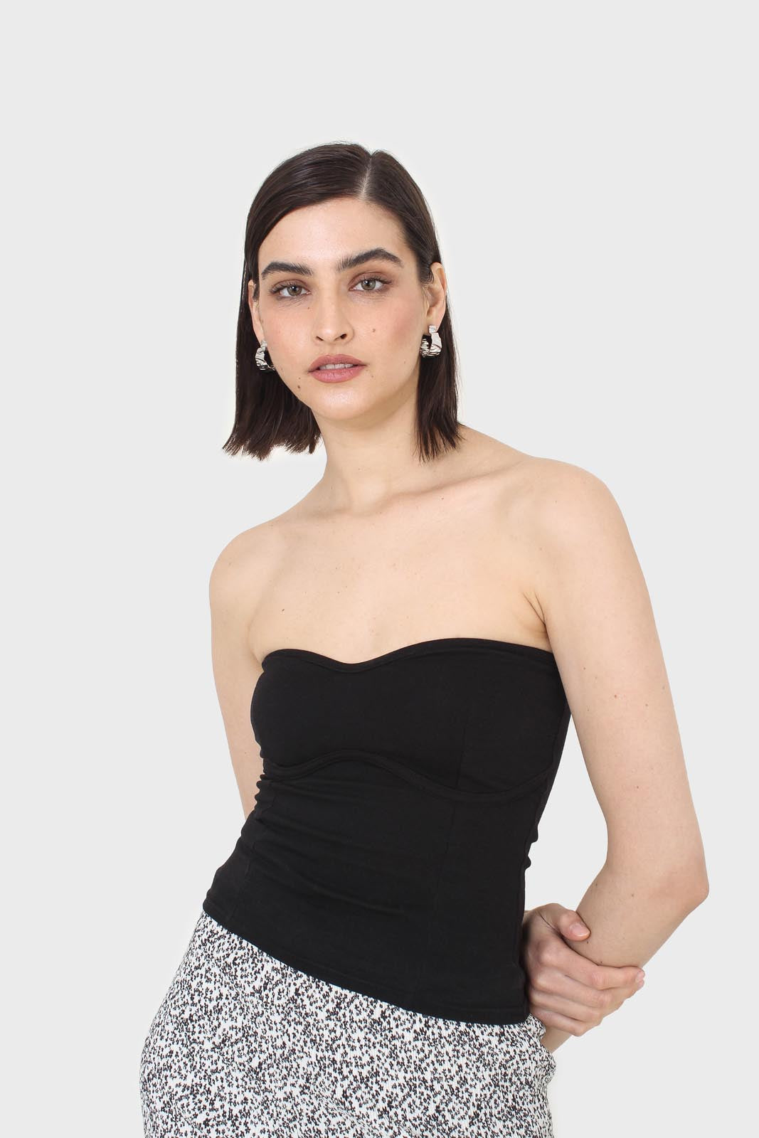Black bandeau strapless top