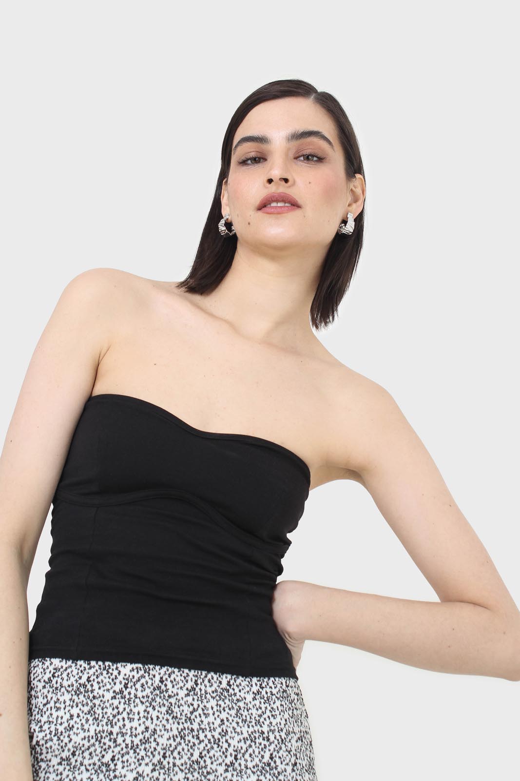 Black bandeau strapless top