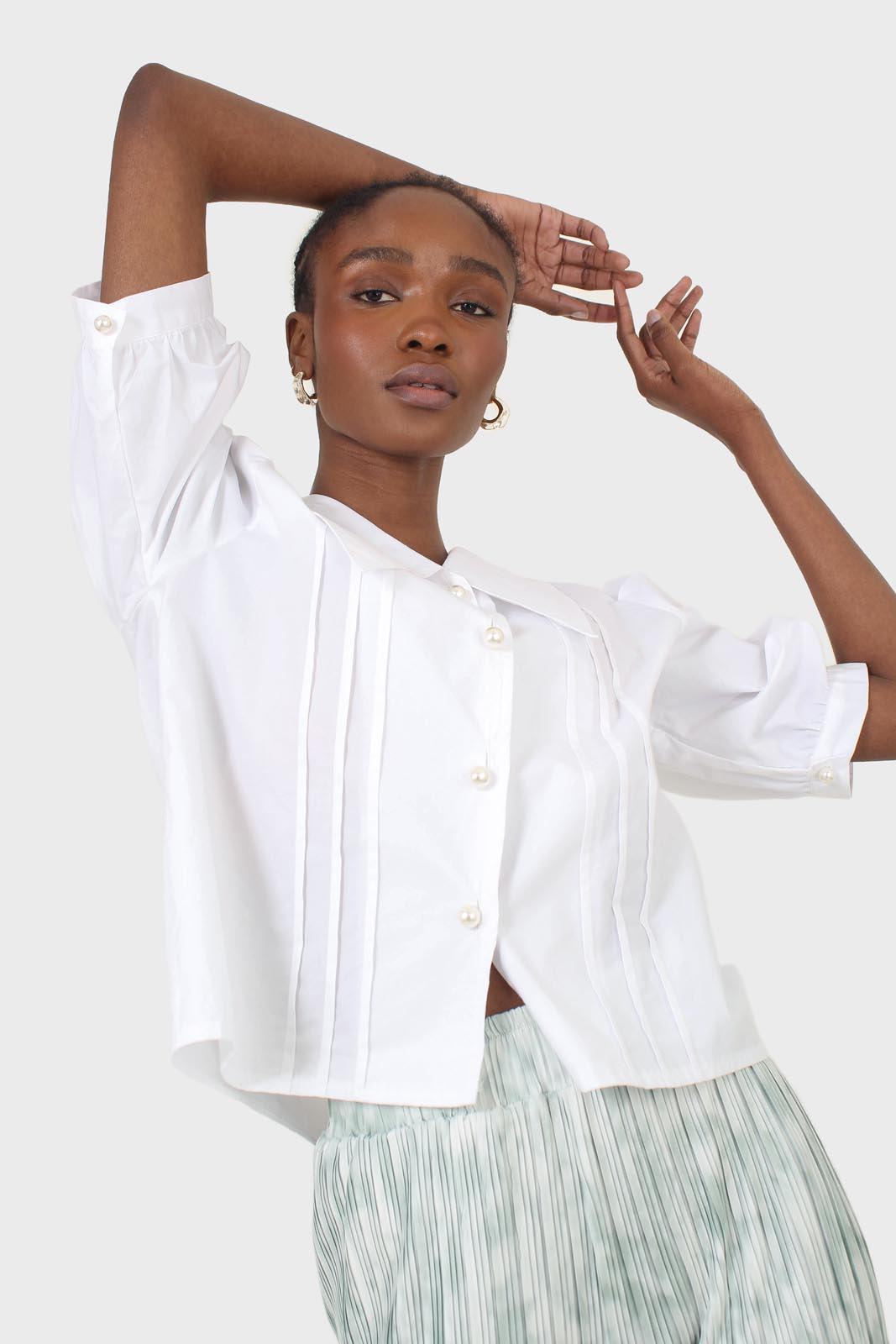 Ivory large collar pleated 3/4 sleeve pearl button blouse