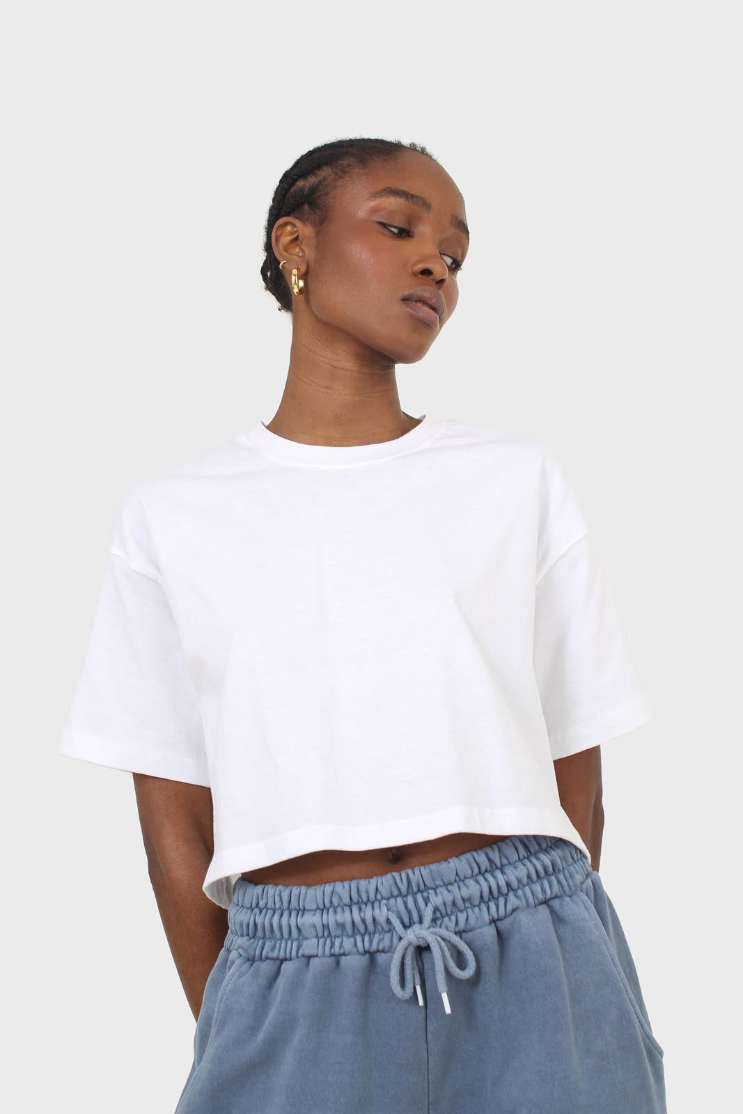 White perfect cropped short sleeve tee