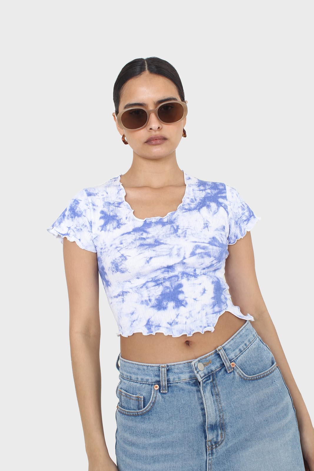 Blue and white tie dye lettuce hem short sleeved top