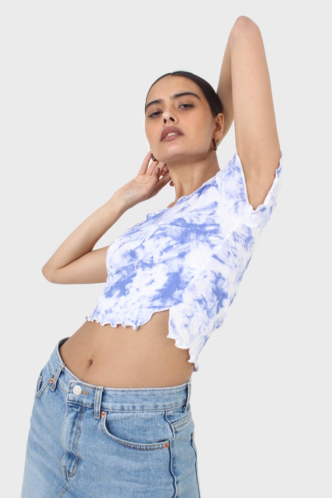 Blue and white tie dye lettuce hem short sleeved top