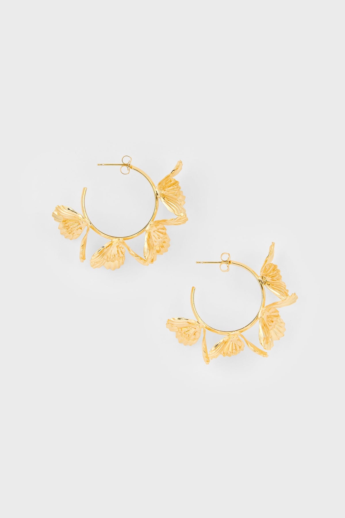 Gold ring of flowers hoop earrings