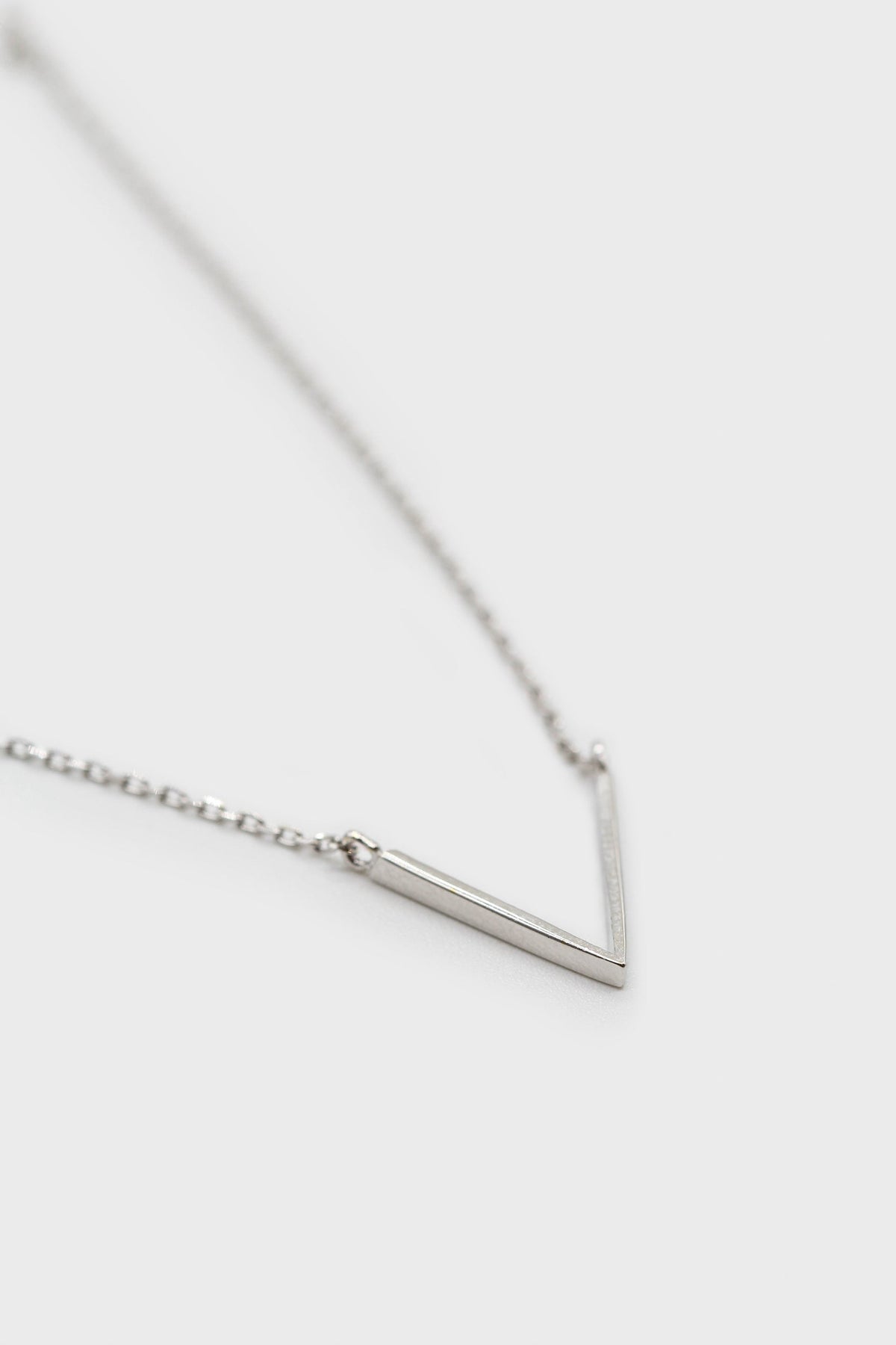 Charm necklace - Silver plunging V